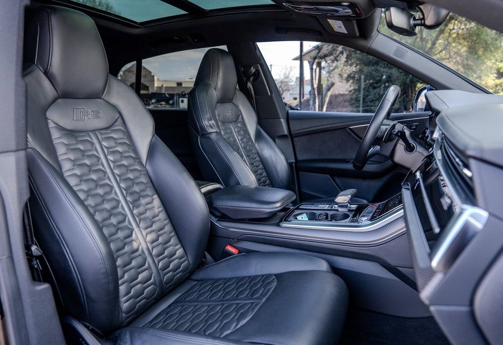 Used 2023 Audi RS Q8 image 22