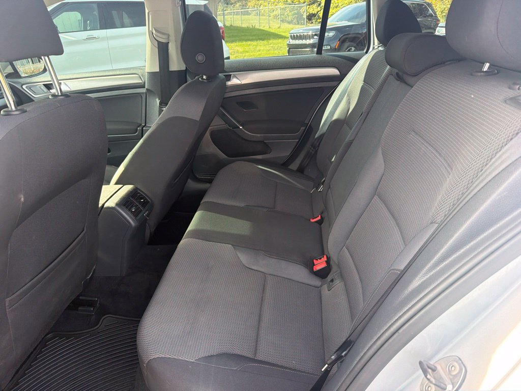 Used 2016 Volkswagen Golf S FWD image 20