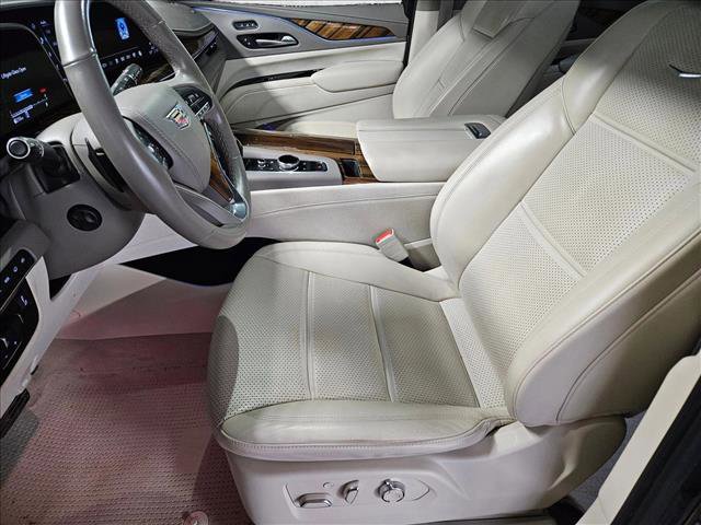 Used 2021 Cadillac Escalade ESV Premium Luxury Platinum image 17