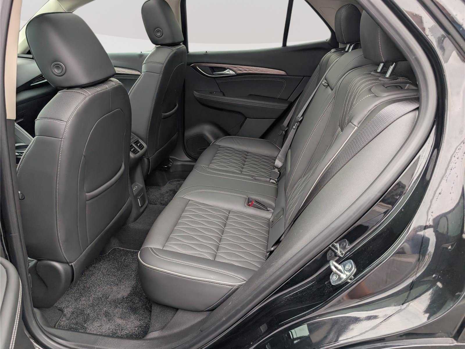 Used 2021 Buick Envision Avenir w/ Technology Package II AWD/4WD image 15