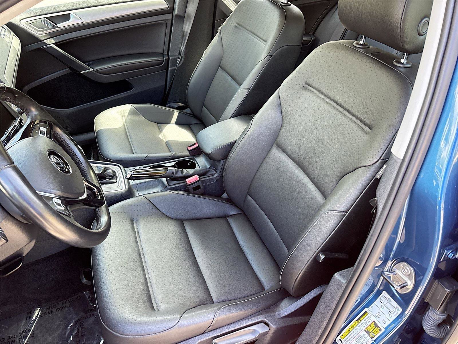 Used 2017 Volkswagen Golf Wolfsburg Edition image 21