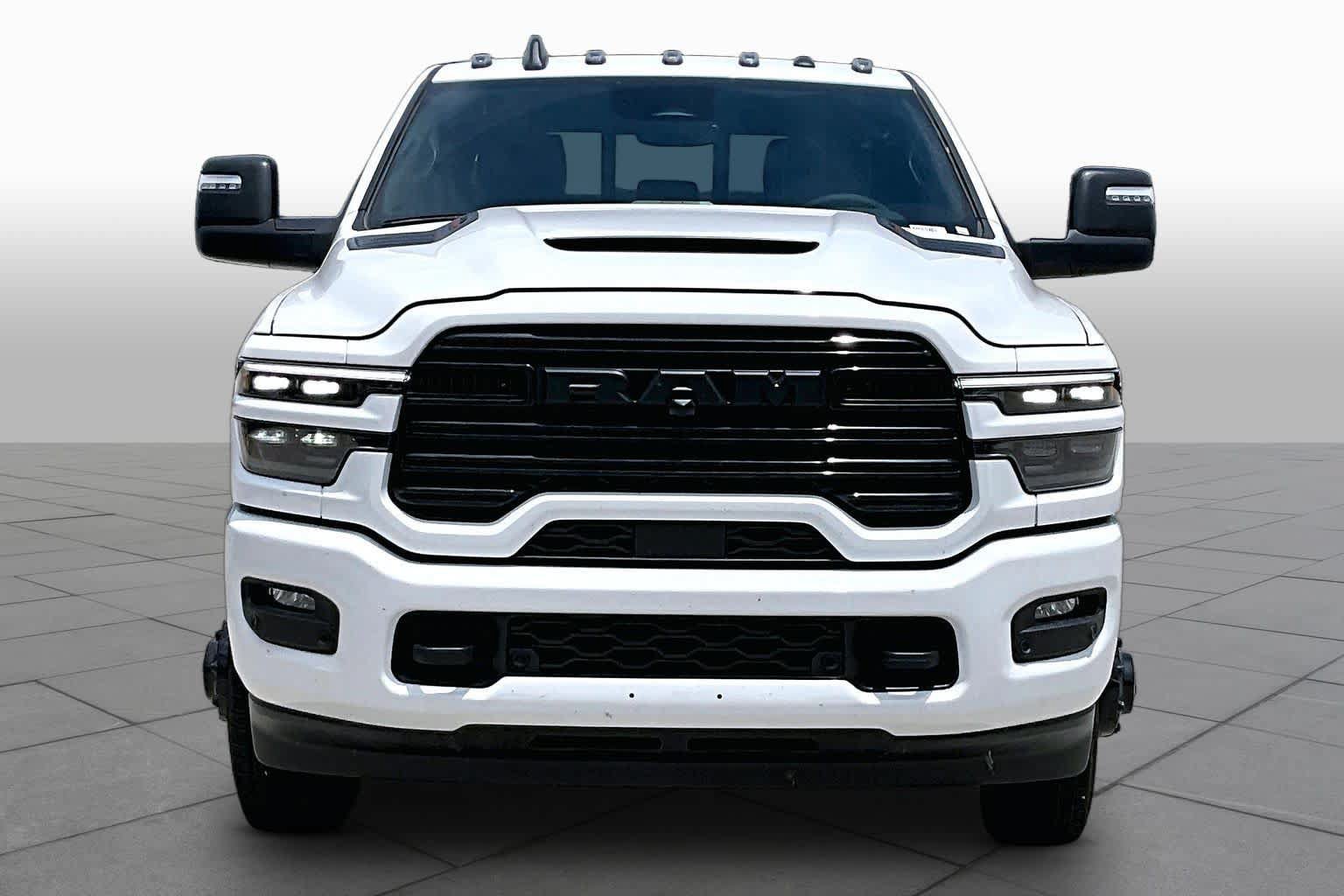New 2026 RAM 3500 Laramie AWD/4WD image 4