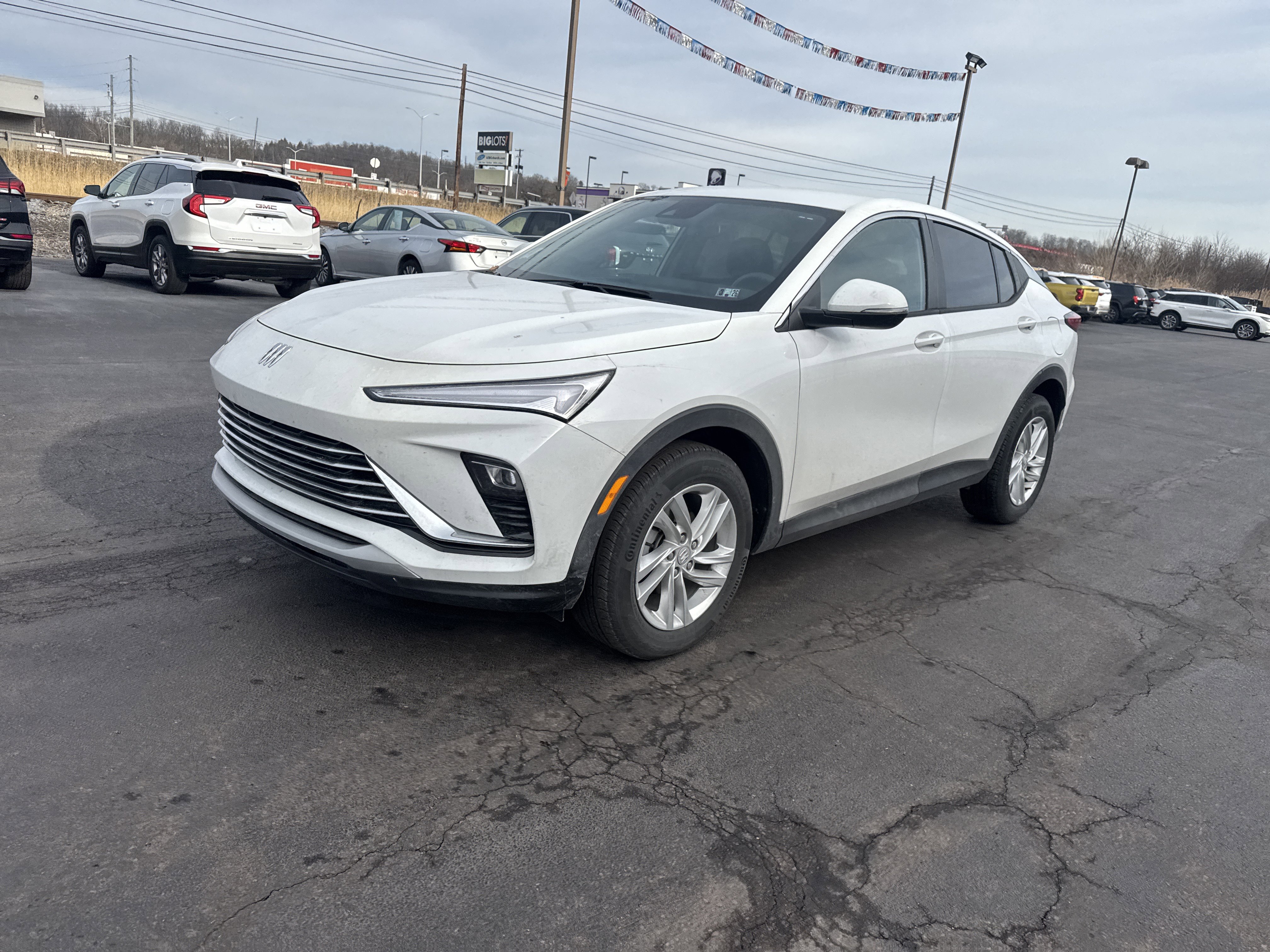 Used 2024 Buick Envista Preferred w/ Advanced Safety Package image 8