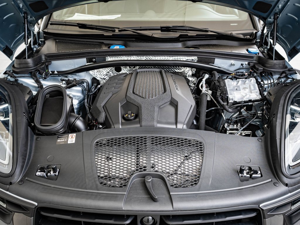 New 2026 Porsche Macan Turbo image 25