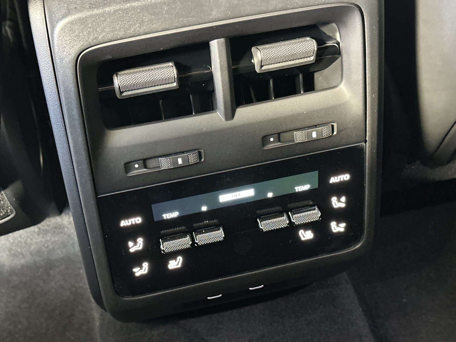 New 2026 Porsche Macan 4 Electric AWD/4WD image 15
