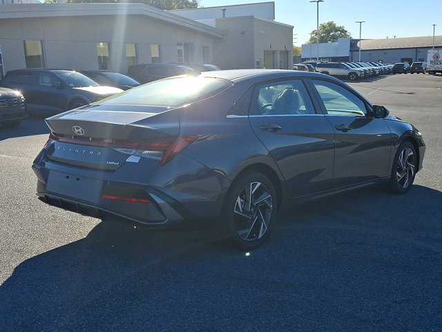 New 2026 Hyundai Elantra Limited FWD image 5