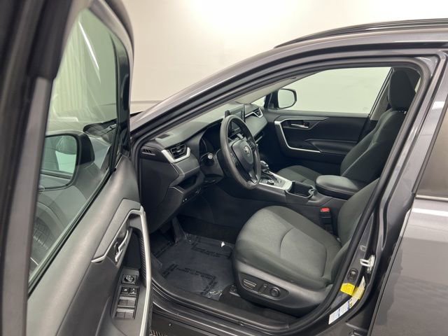 Used 2022 Toyota RAV4 XLE w/ Convenience Package image 12