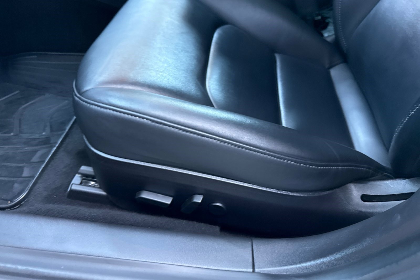 Used 2019 Tesla Model 3 Standard Range image 14