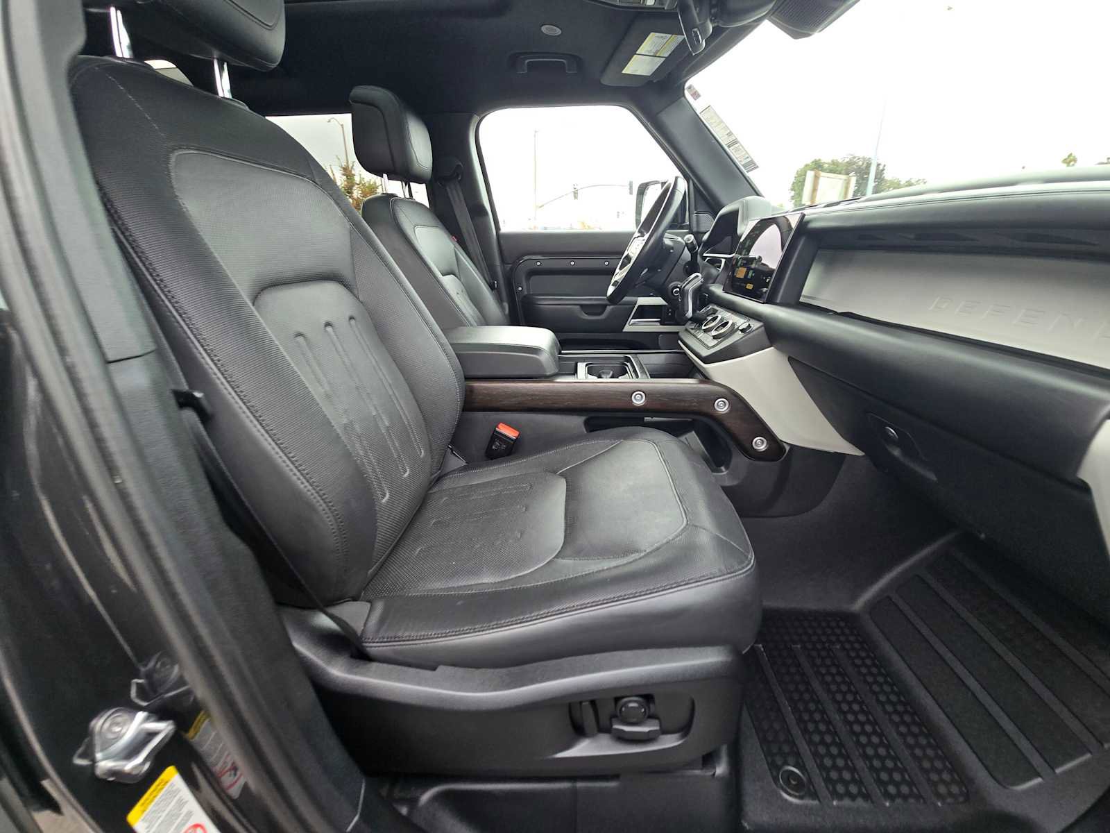 Used 2022 Land Rover Defender 110 X-Dynamic HSE image 11