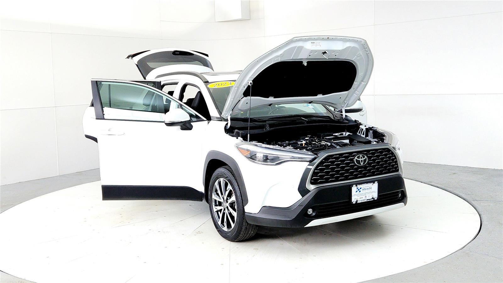 Certified 2023 Toyota Corolla Cross XLE w/ Convenience Package image 9