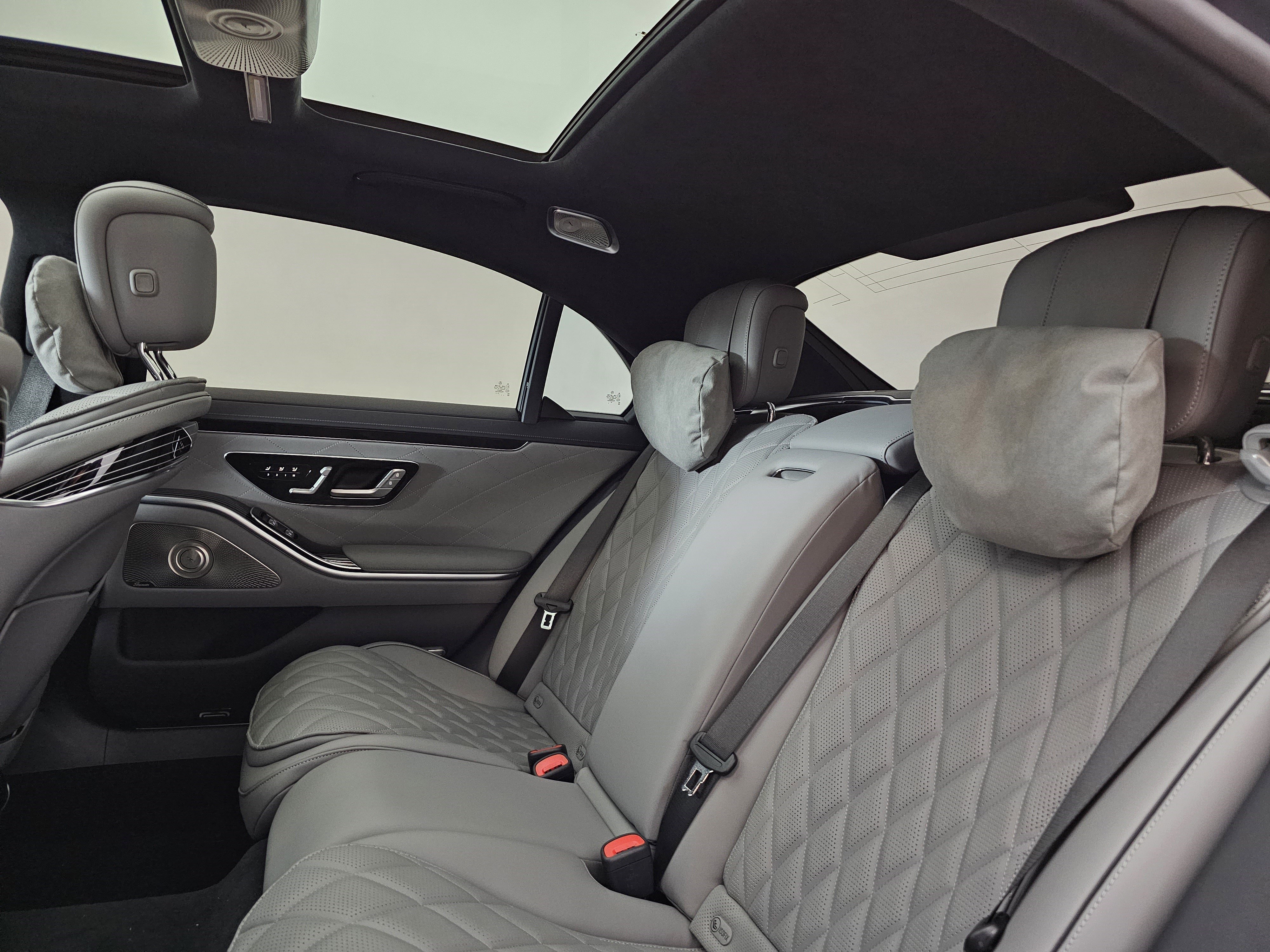 Certified 2024 Mercedes-Benz S 500 4MATIC image 17