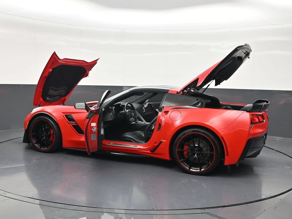 Used 2018 Chevrolet Corvette Grand Sport RWD image 36