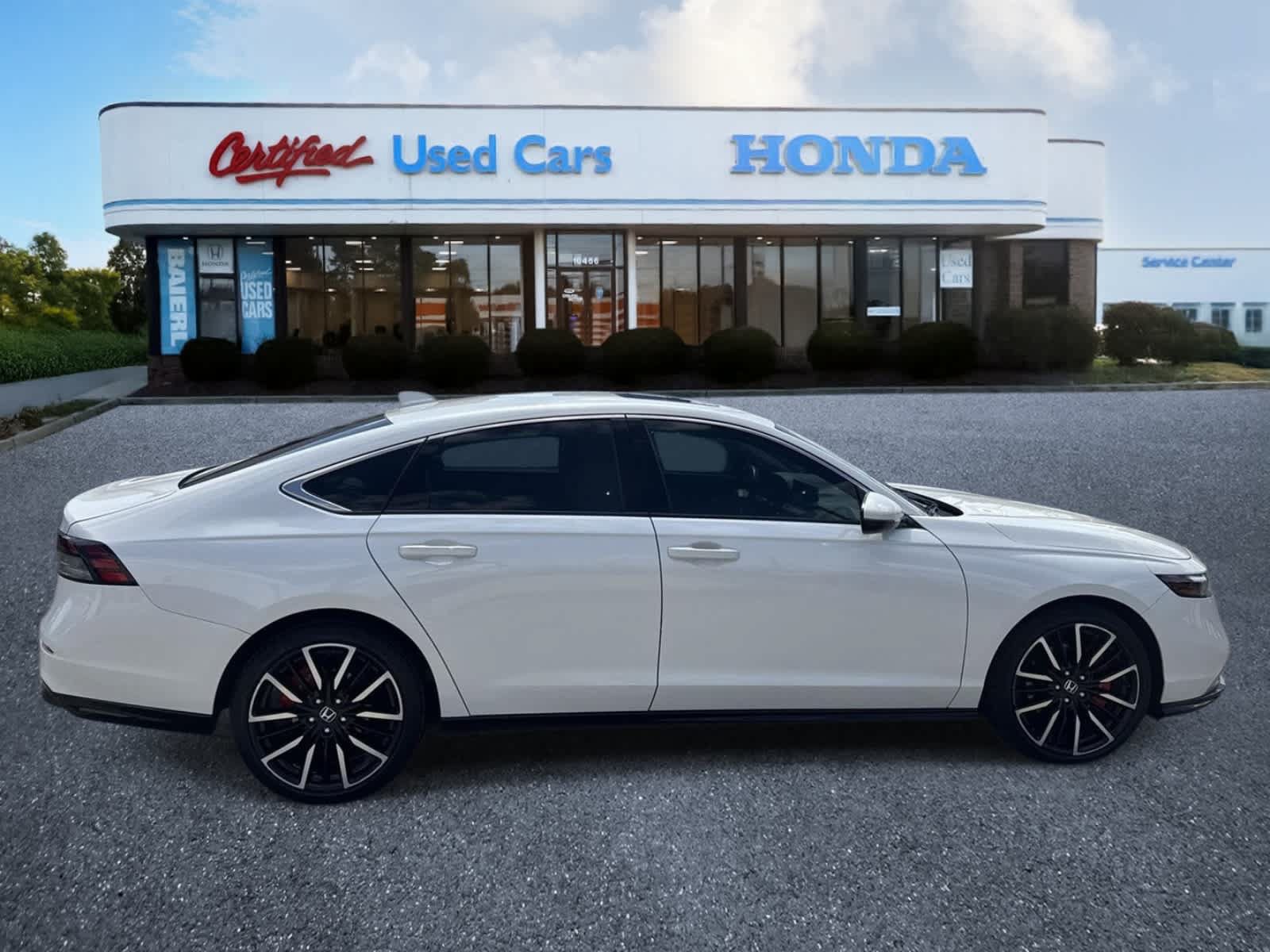 Used 2024 Honda Accord Touring image 4
