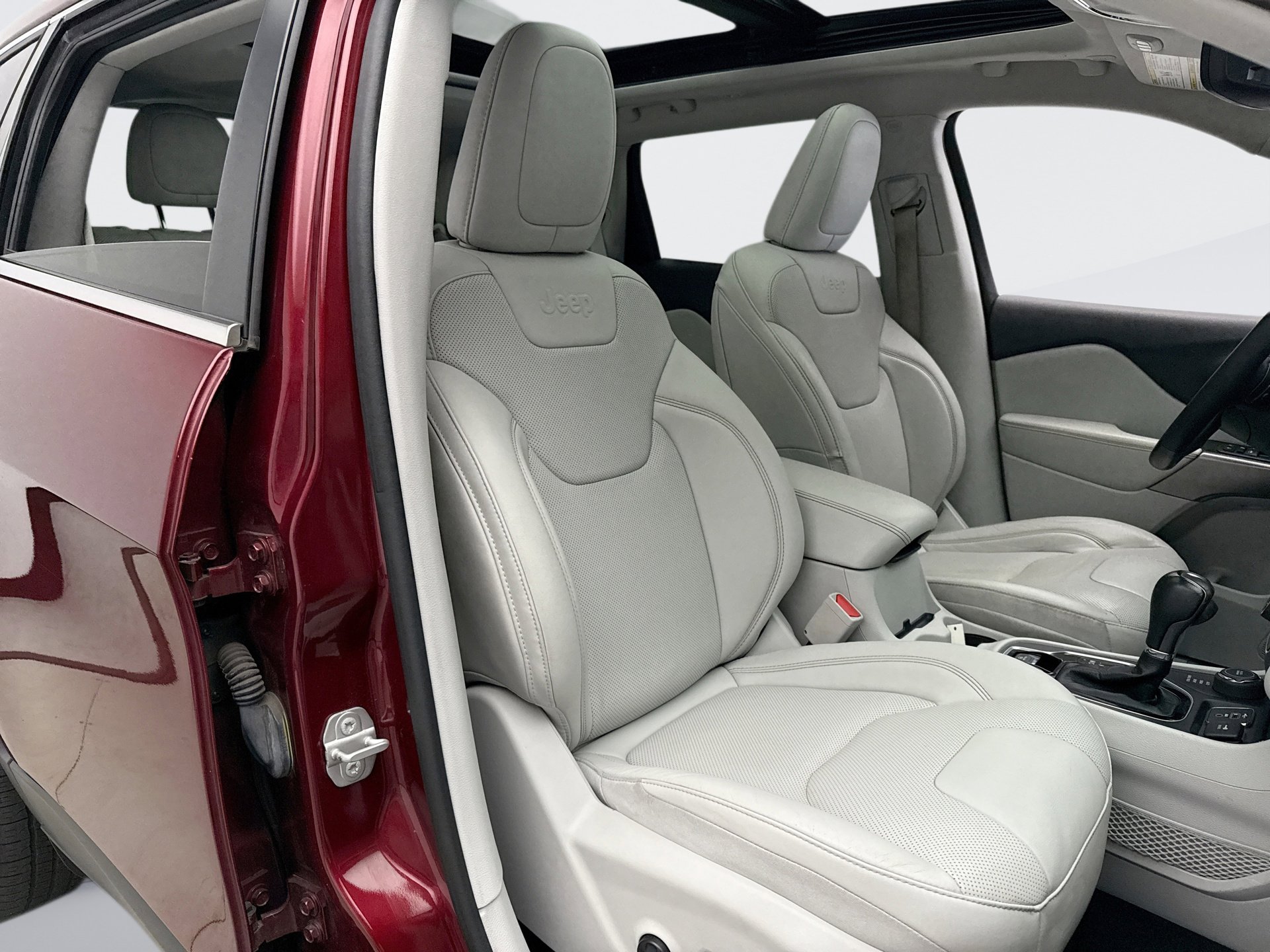 Used 2021 Jeep Cherokee Limited image 16