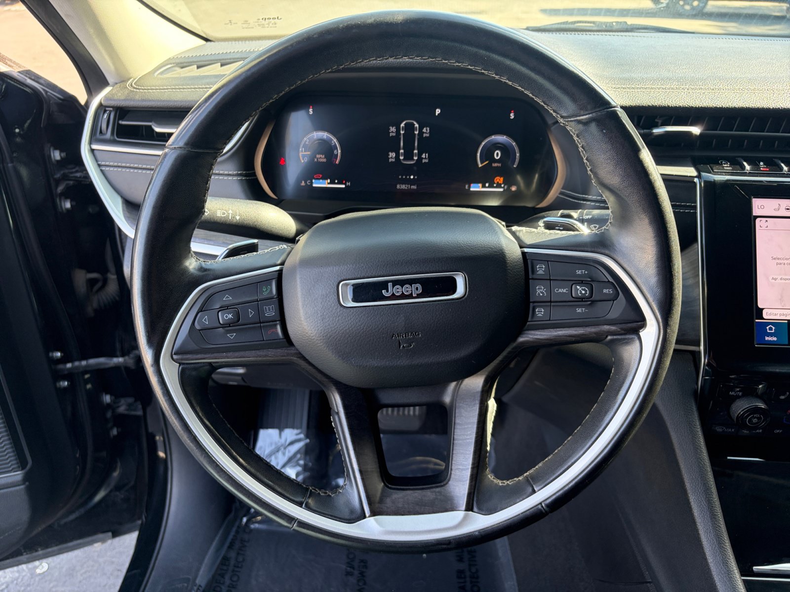 Used 2021 Jeep Grand Cherokee L Limited AWD/4WD image 9