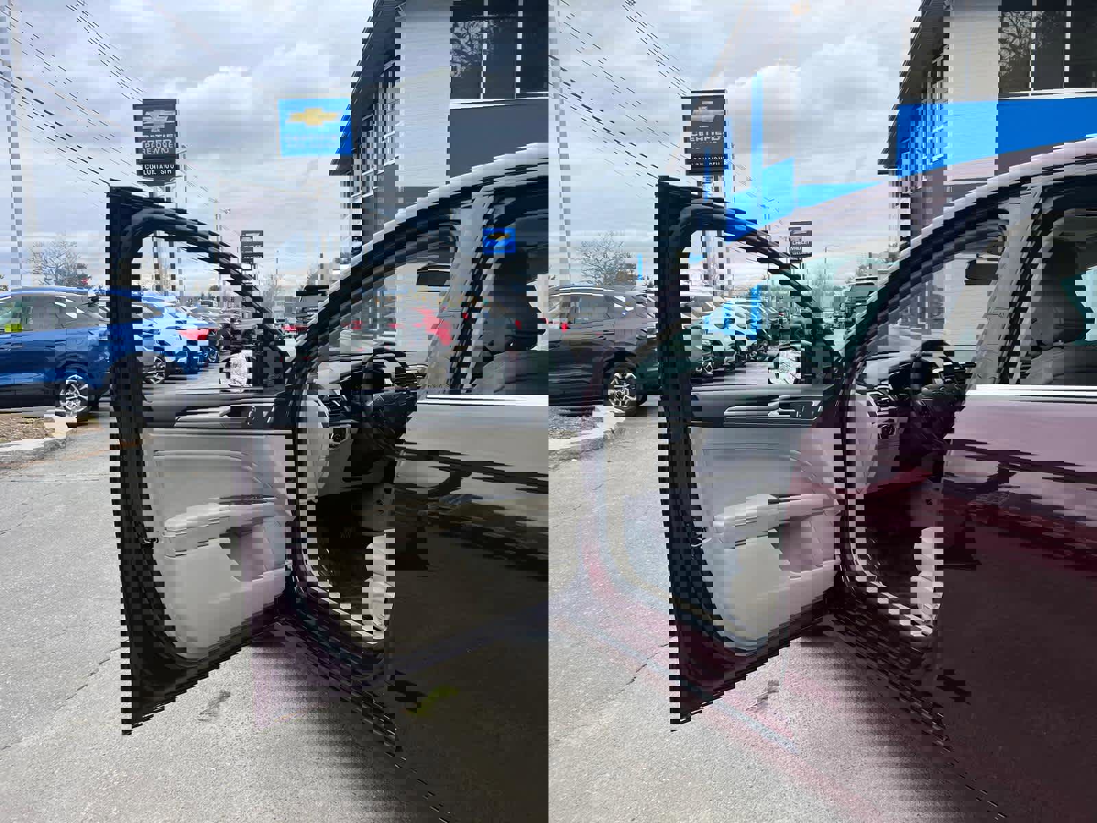 Used 2018 Ford Fusion SE w/ Fusion SE Technology Package image 15