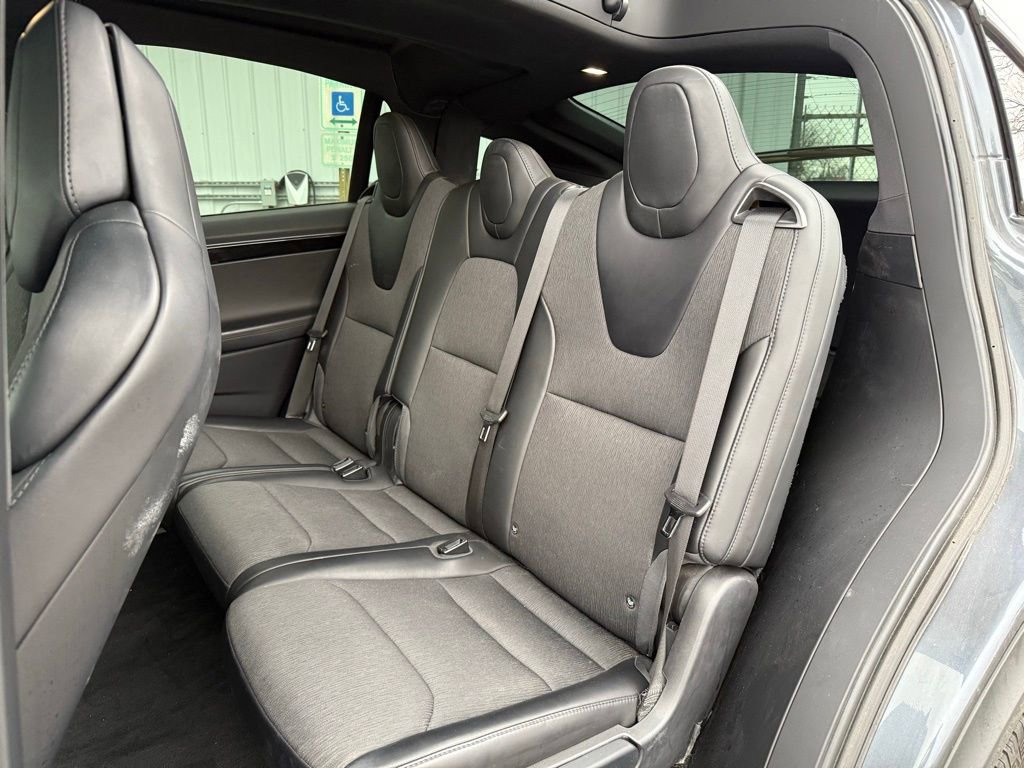 Used 2018 Tesla Model X 75D image 12