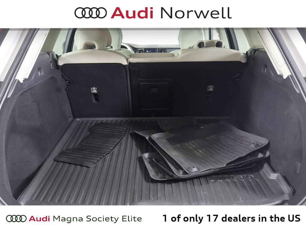 Used 2022 Volvo XC60 B5 Momentum w/ Climate Package image 15