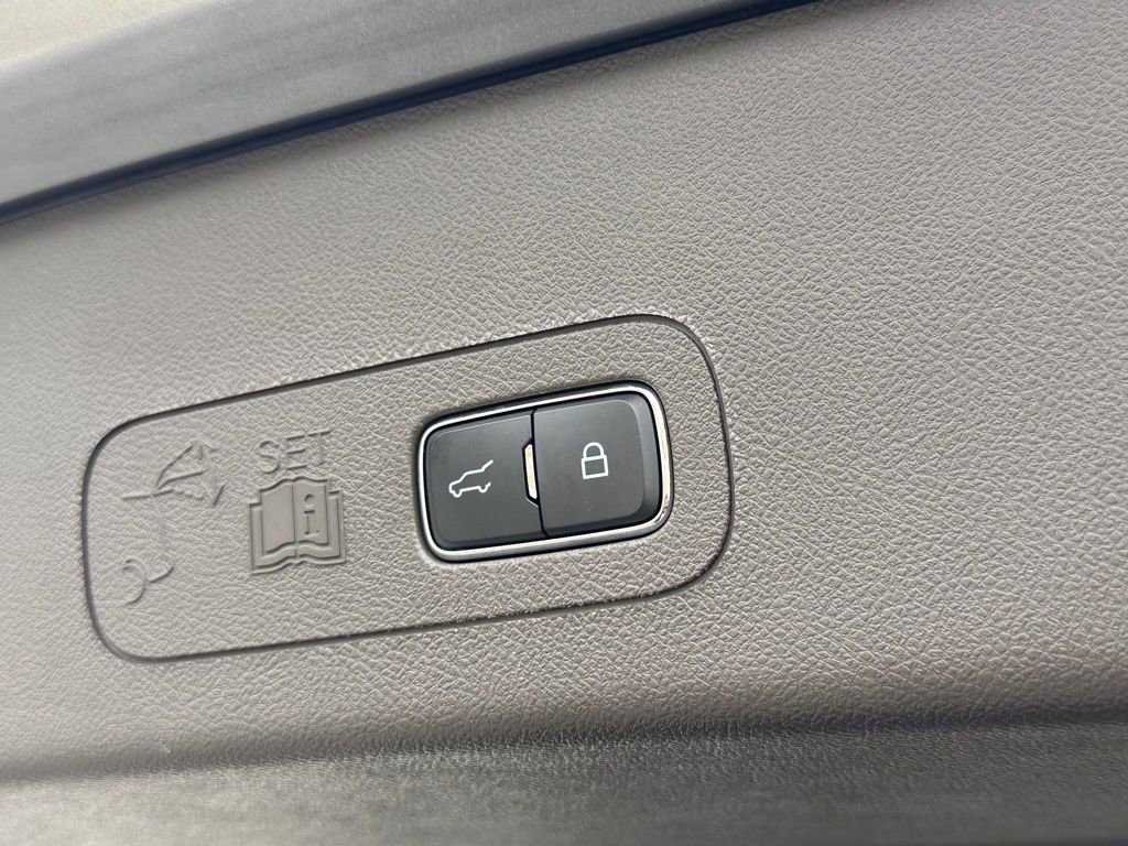 Used 2023 Lincoln Aviator Reserve w/ Equipment Group 201A image 44