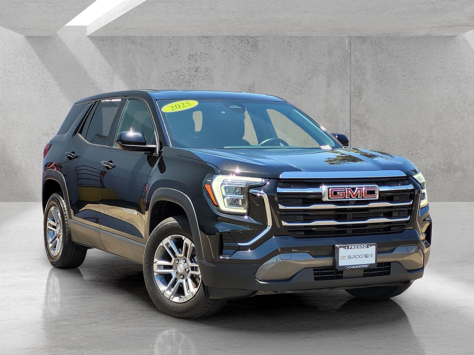 Used 2025 GMC Terrain Elevation