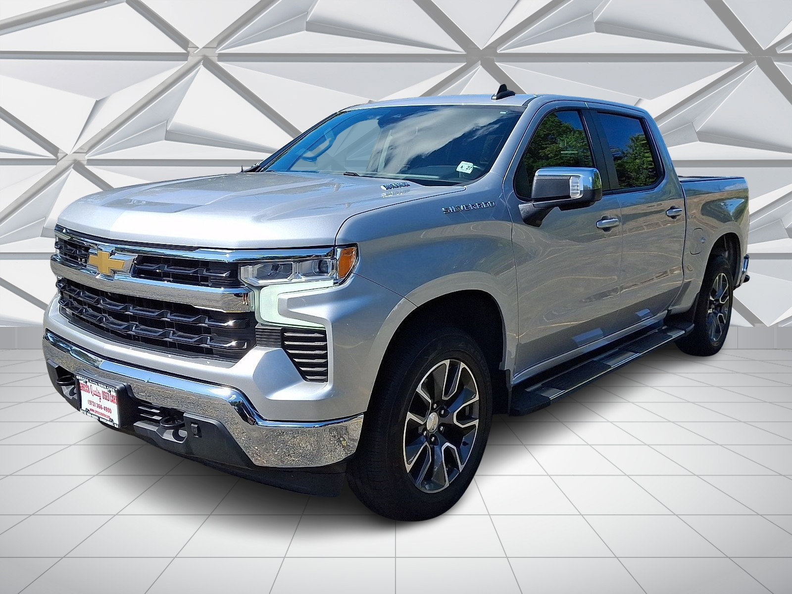Used 2022 Chevrolet Silverado 1500 LT w/ Safety Package AWD/4WD image 4