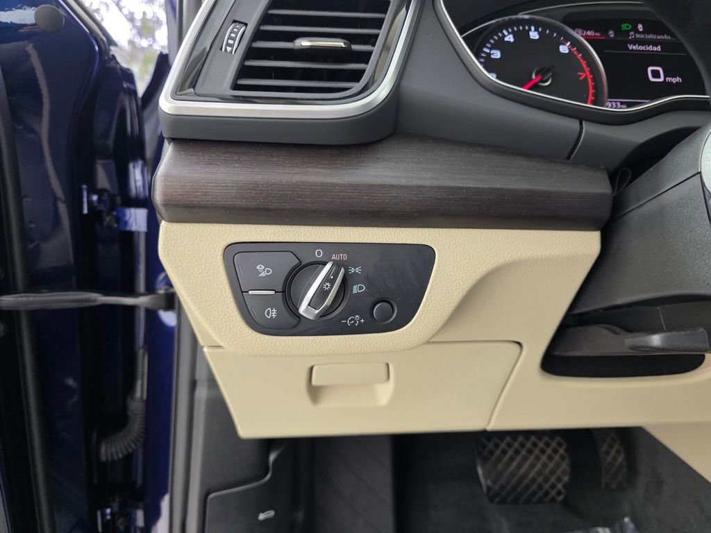 Used 2024 Audi Q5 2.0T Premium image 25