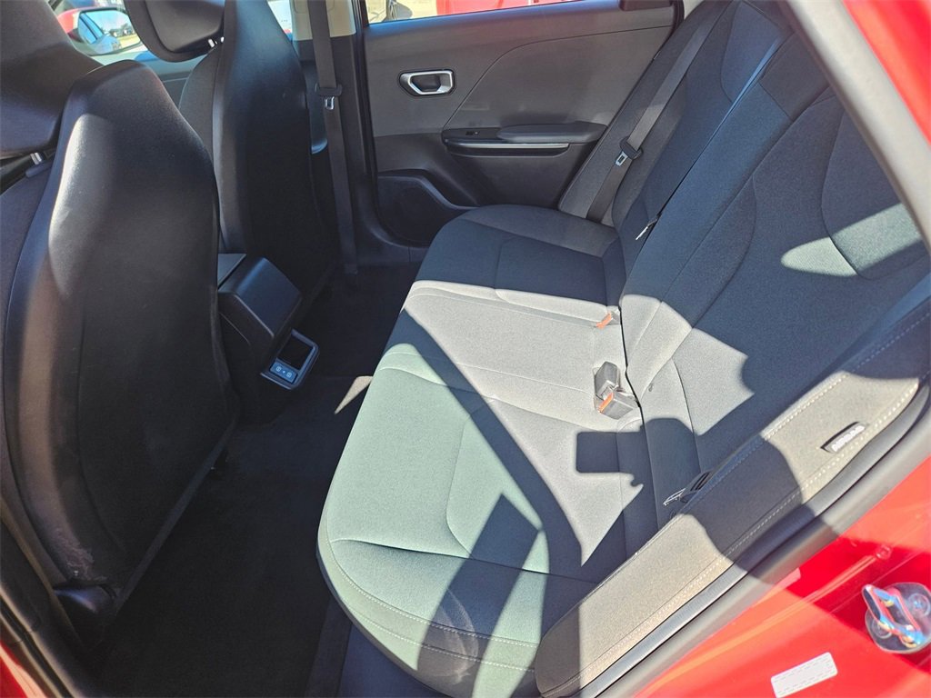 Used 2025 Kia K4 LXS image 26