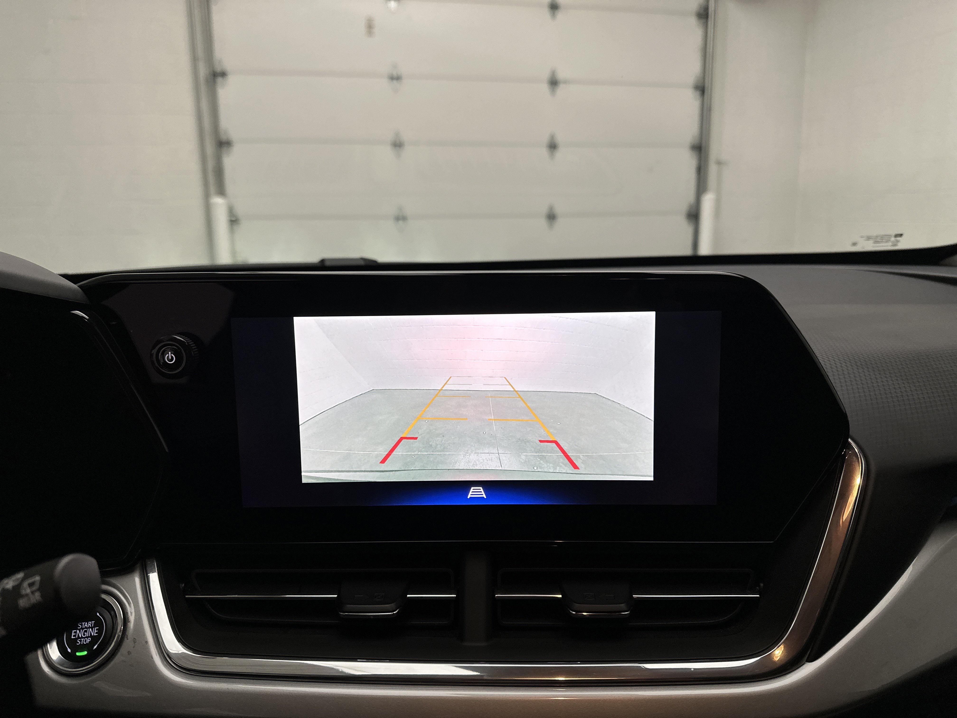 Used 2025 Chevrolet Trax LT FWD image 27