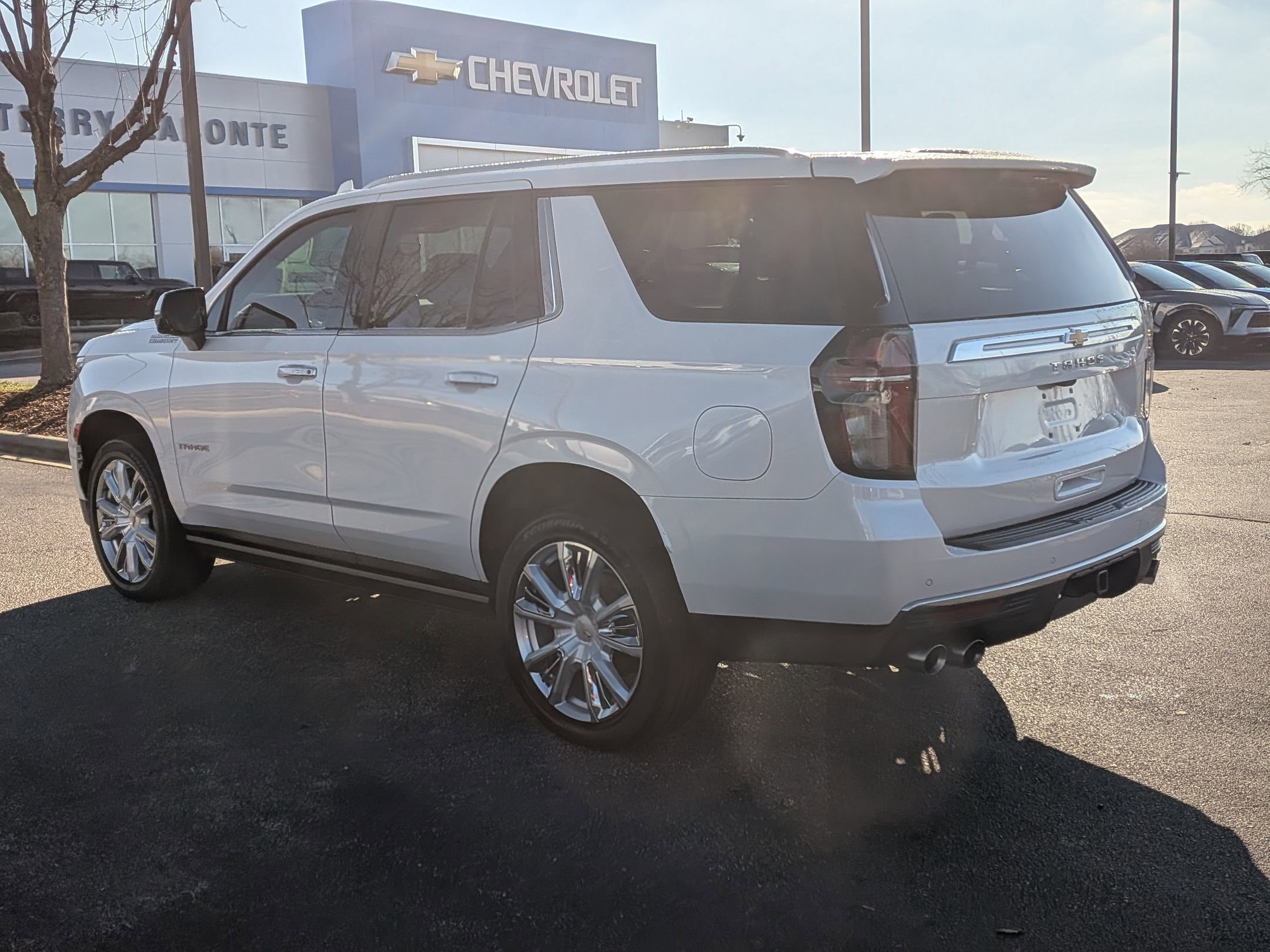 Used 2021 Chevrolet Tahoe High Country w/ Premium Package image 7