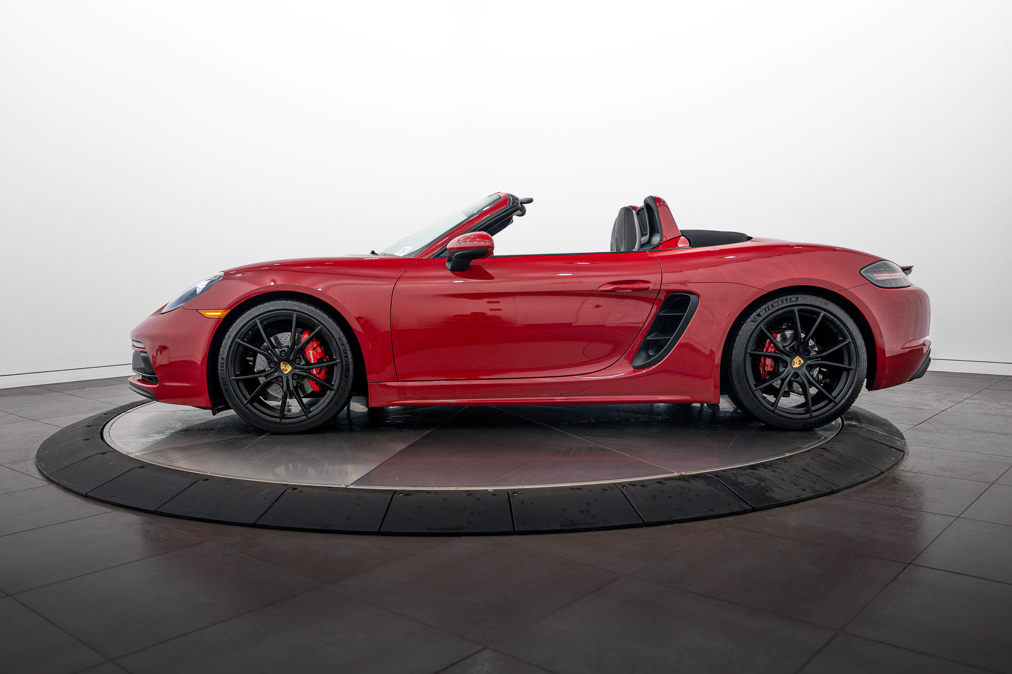 Certified 2018 Porsche 718 Boxster GTS RWD image 2