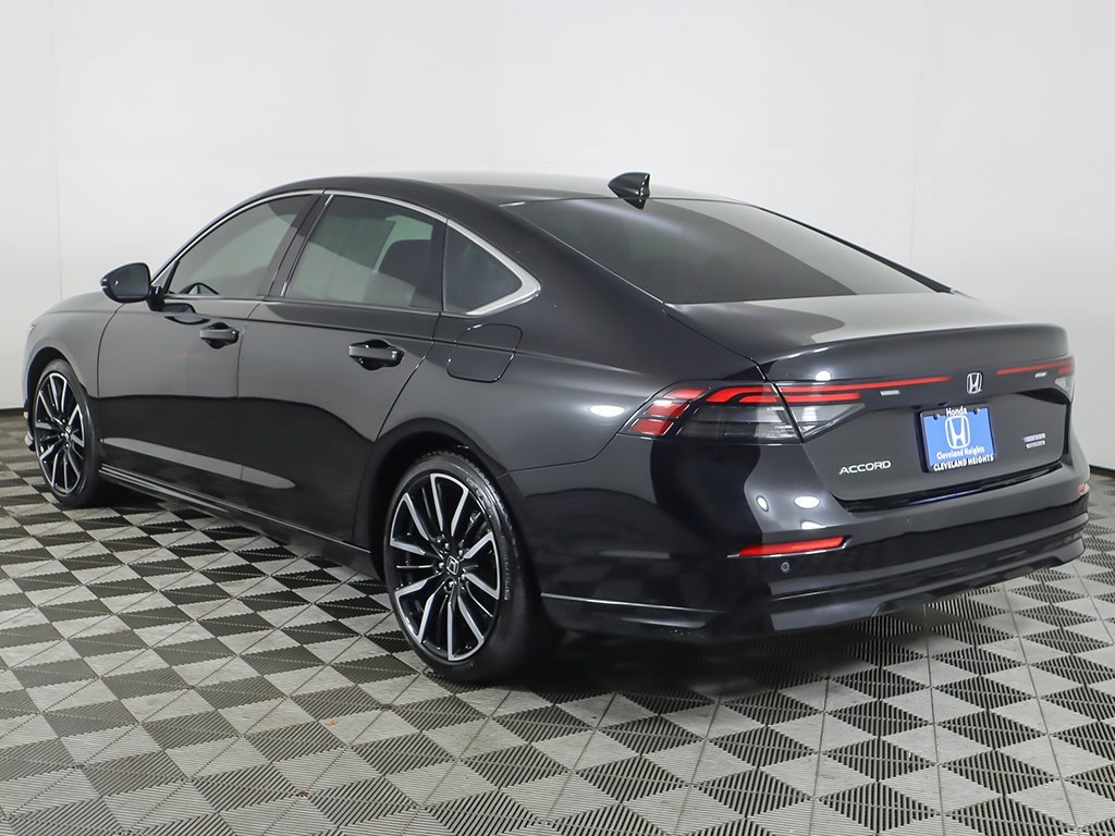 Used 2023 Honda Accord Touring image 11