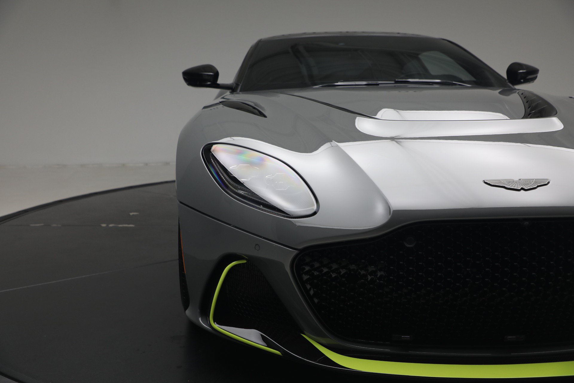 Used 2023 Aston Martin DBS Coupe RWD image 38