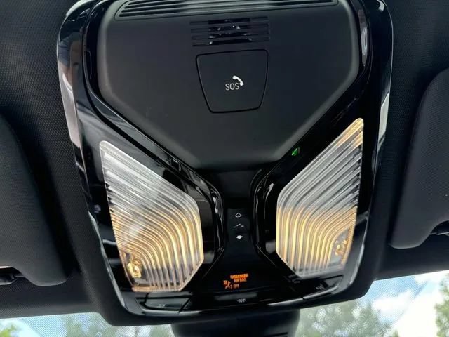 Used 2025 BMW 330i xDrive Sedan AWD/4WD image 42