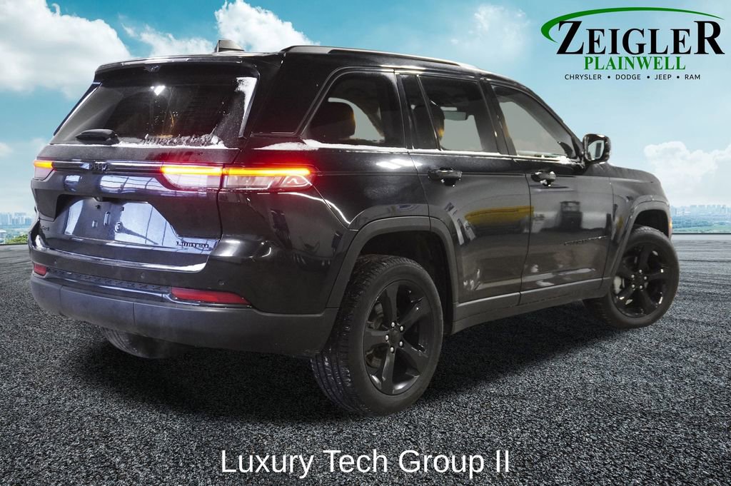 Used 2023 Jeep Grand Cherokee Limited w/ Luxury Tech Group II video 3