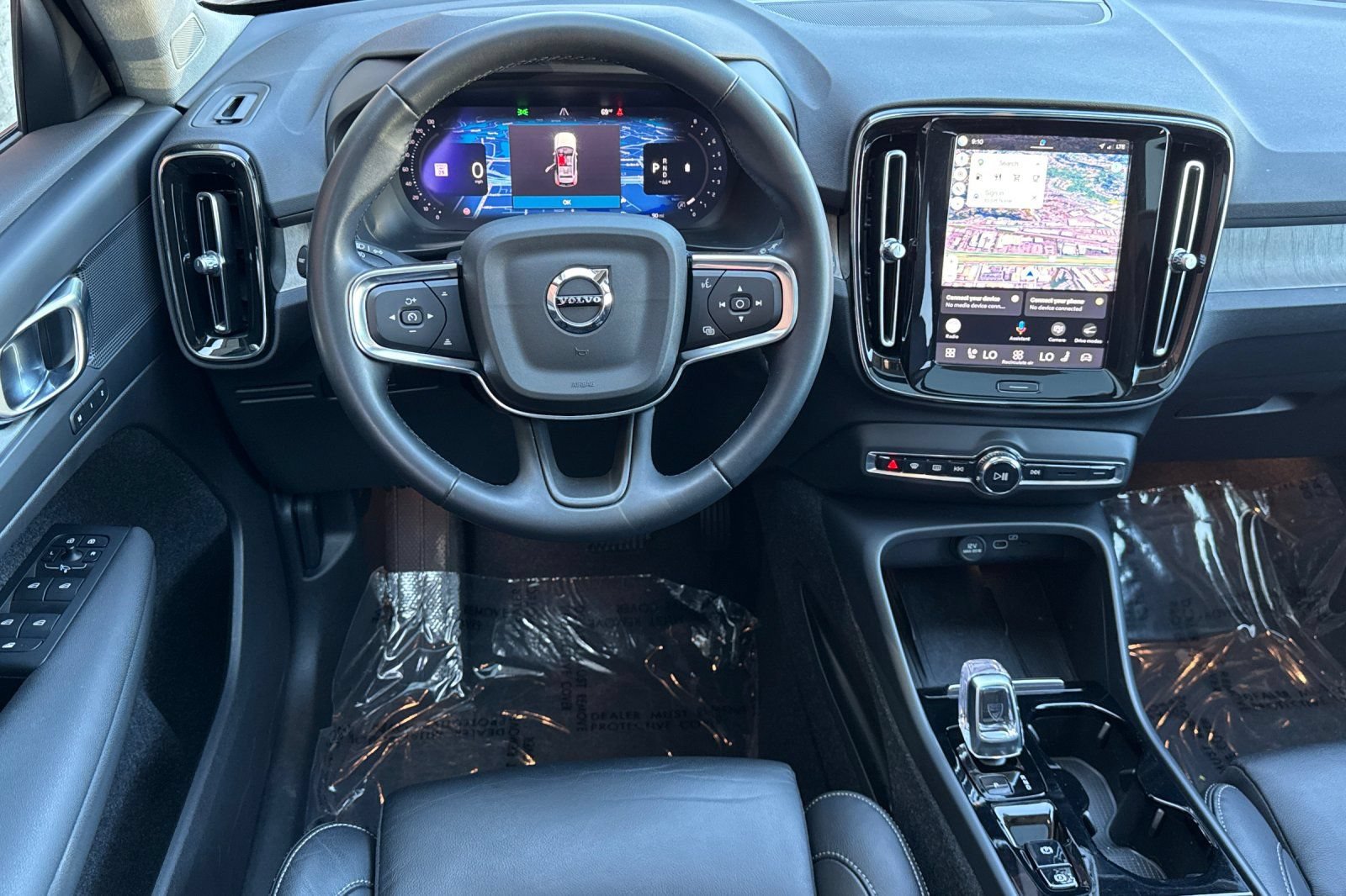 Used 2023 Volvo XC40 B5 Plus w/ Protection Package Premier AWD/4WD image 17