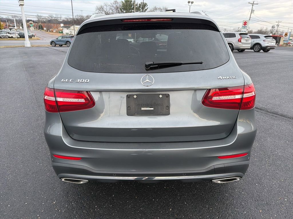 Used 2017 Mercedes-Benz GLC 300 4MATIC image 4