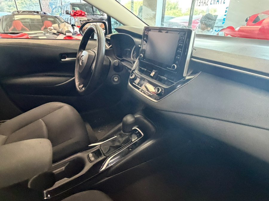 Used 2021 Toyota Corolla LE FWD image 31