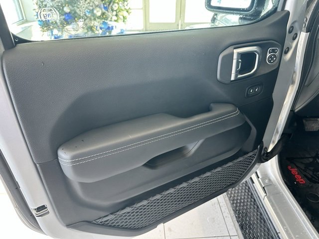 Used 2023 Jeep Wrangler Sahara w/ Cold Weather Group image 10