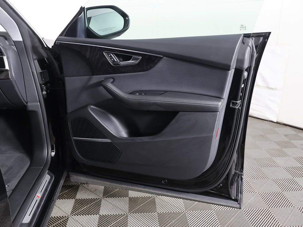 Used 2023 Audi Q8 Prestige w/ Prestige Package image 26