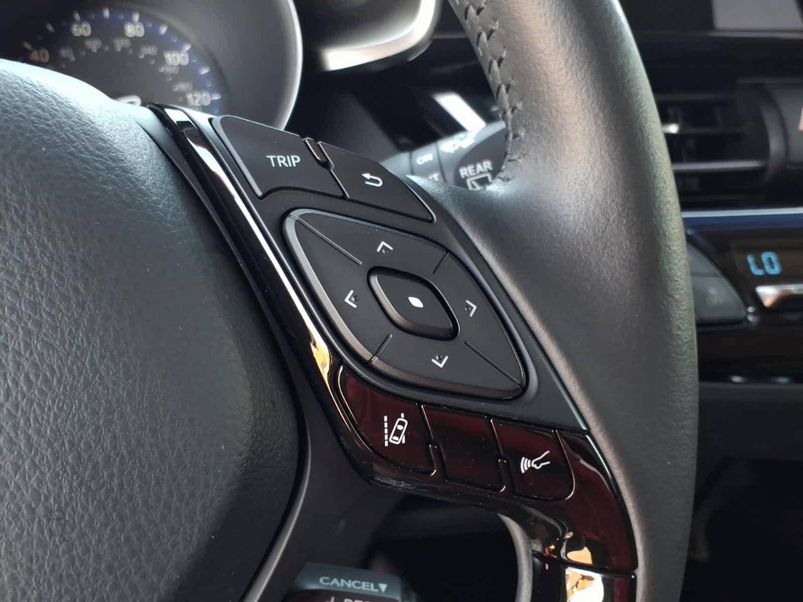 Used 2022 Toyota C-HR Limited FWD image 36