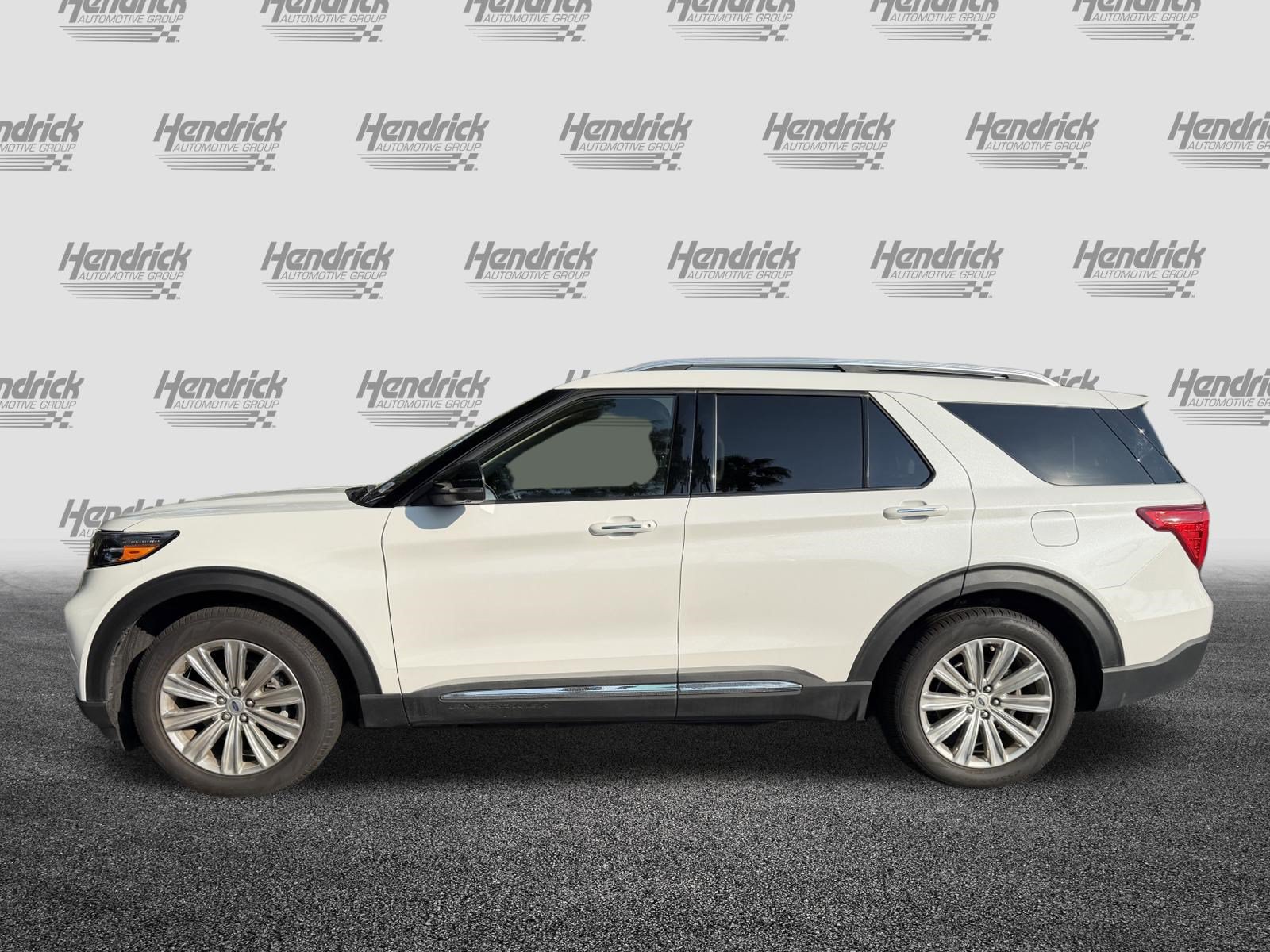 Used 2022 Ford Explorer Limited w/ Equipment Group 301A RWD image 6
