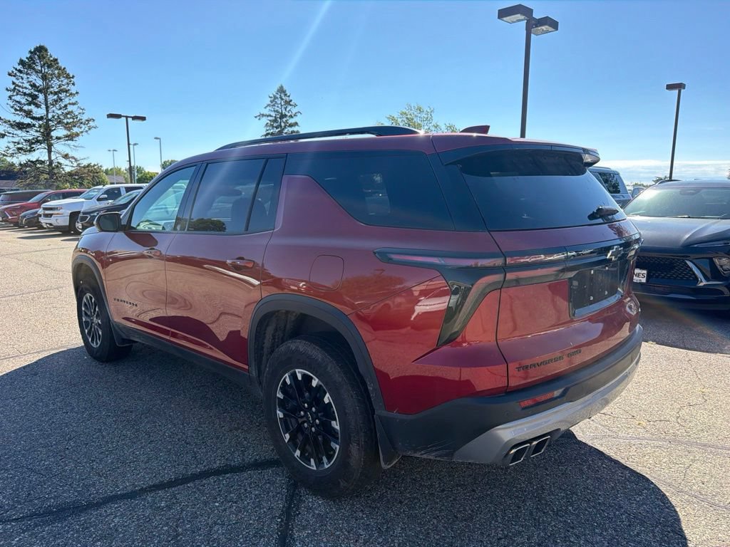Used 2025 Chevrolet Traverse Z71 w/ LPO, Floor Liner Package AWD/4WD image 7