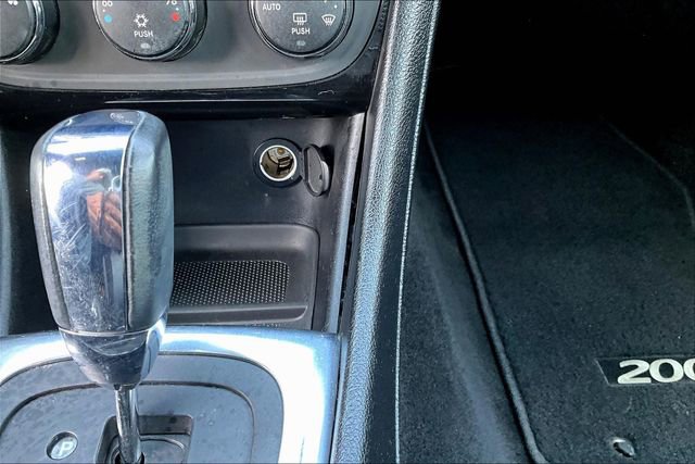 Used 2013 Chrysler 200 Touring image 14