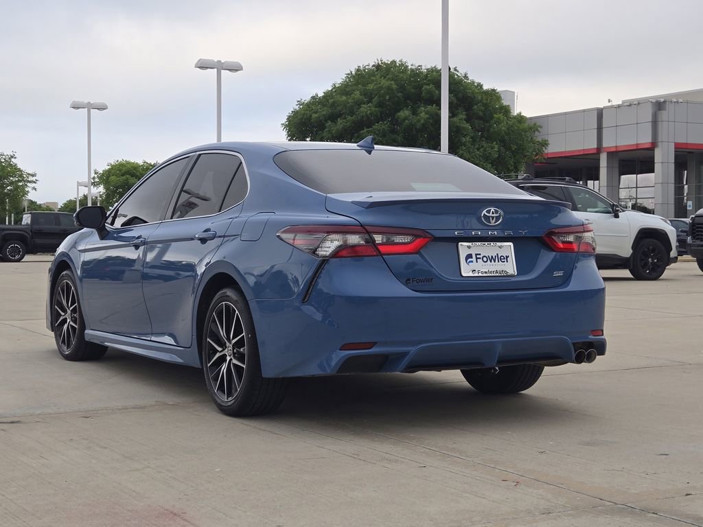 Used 2024 Toyota Camry SE w/ Cold Weather Package FWD image 5