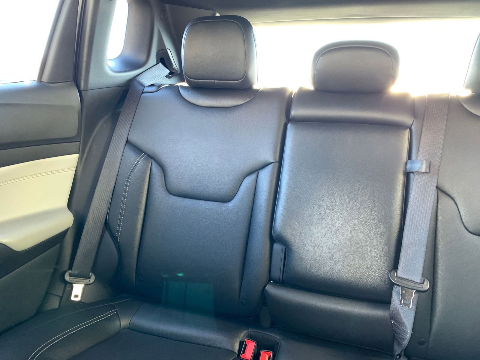 Used 2025 Jeep Compass Limited image 39