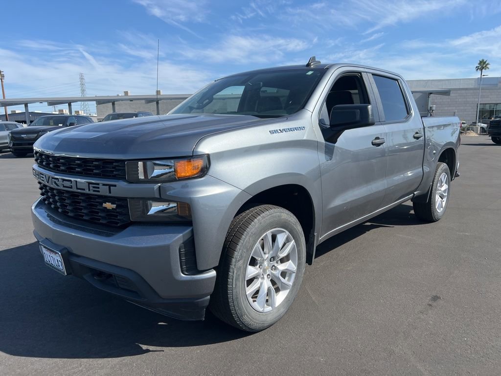 Used 2020 Chevrolet Silverado 1500 Custom w/ Custom Value Package RWD image 3