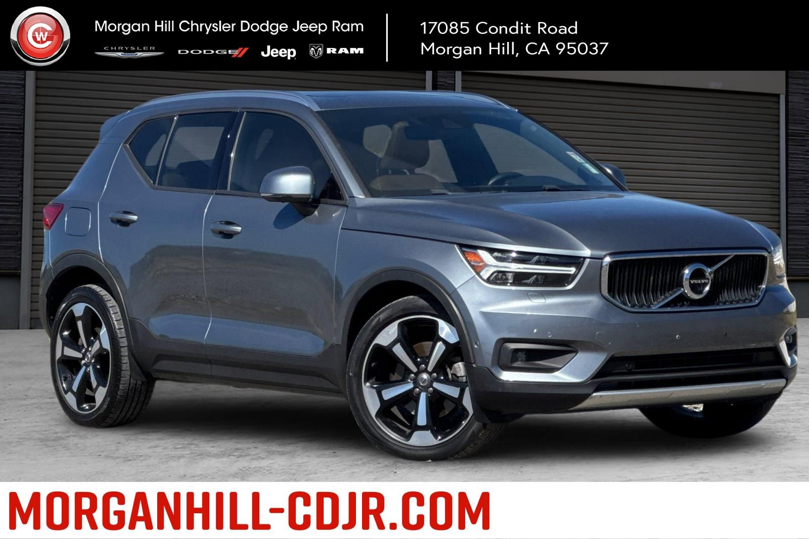 Used 2019 Volvo XC40 T5 Momentum image 1