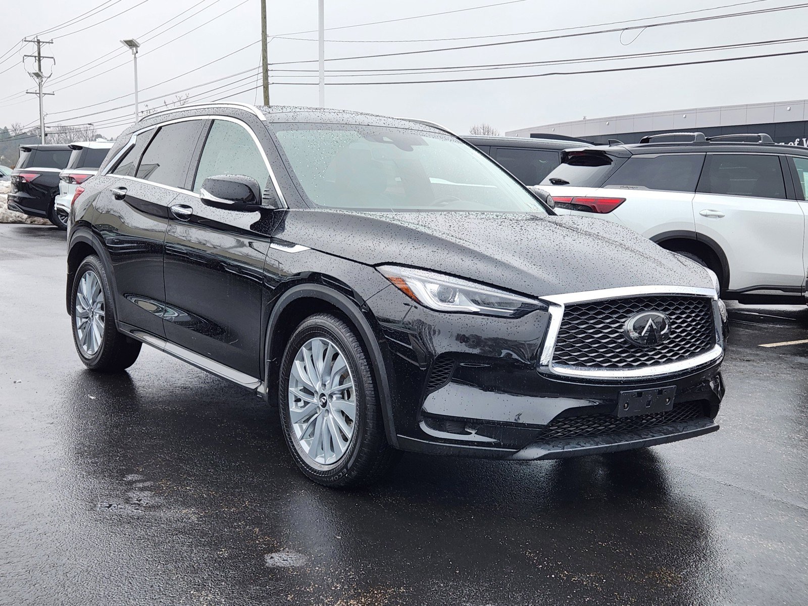 Used 2023 INFINITI QX50 Luxe image 2