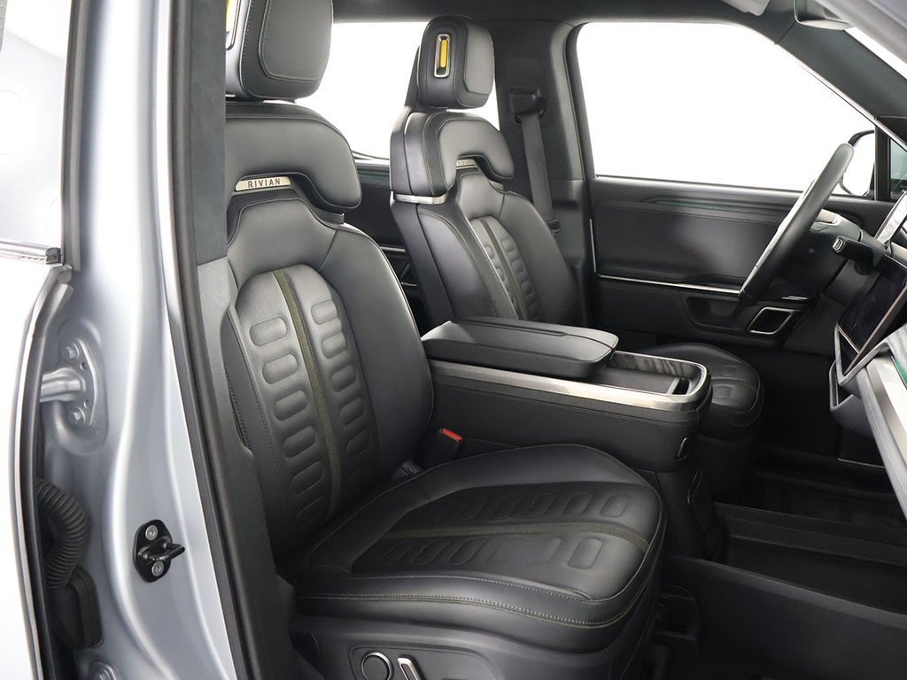 Used 2022 Rivian R1T Adventure image 32