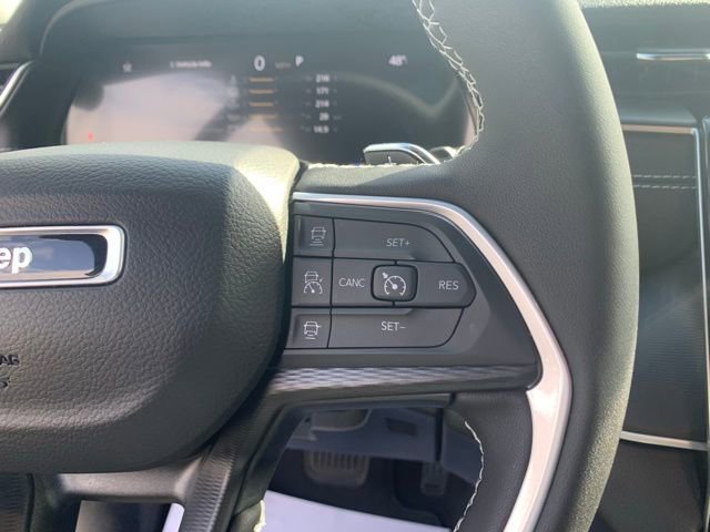 Used 2025 Jeep Grand Cherokee L Laredo w/ Luxury Tech Group I image 15